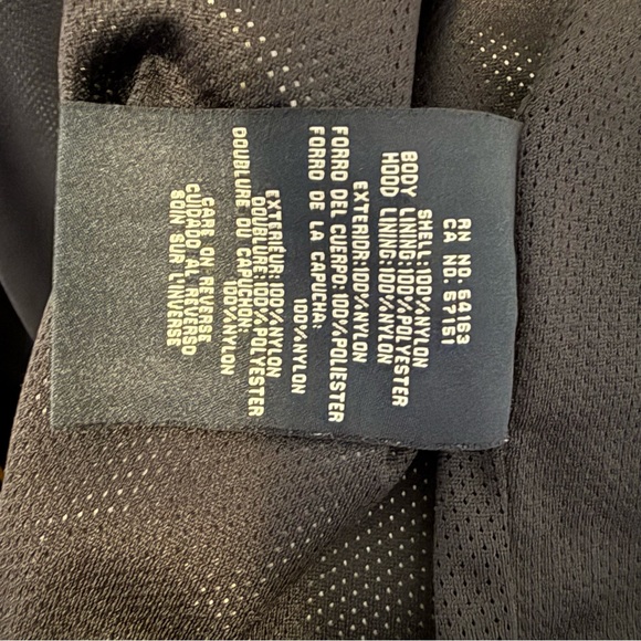 Tommy Hilfiger - Men's Colorblocked Logo Rain Slicker Jacket - Picture 7 of 9